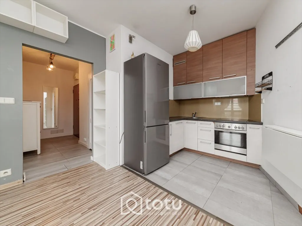 Dwupokojowe mieszkanie, duży balkon, garaż 