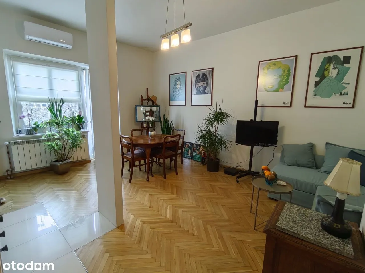 Sprzedam dwu pokojowe. Metro. Stary Mokotów Balkon