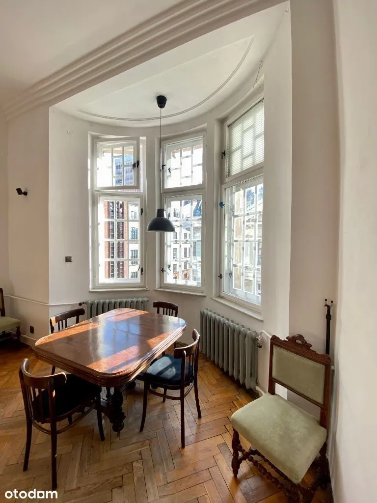 Przedwojenna kamienica w centrum - sufit 3,6