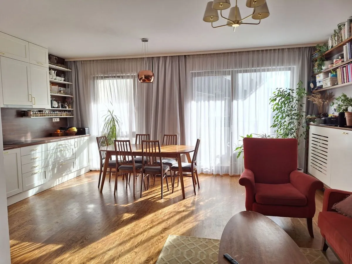 Apartament 3 pokojowy z balkonem w pobliżu Arkadia 