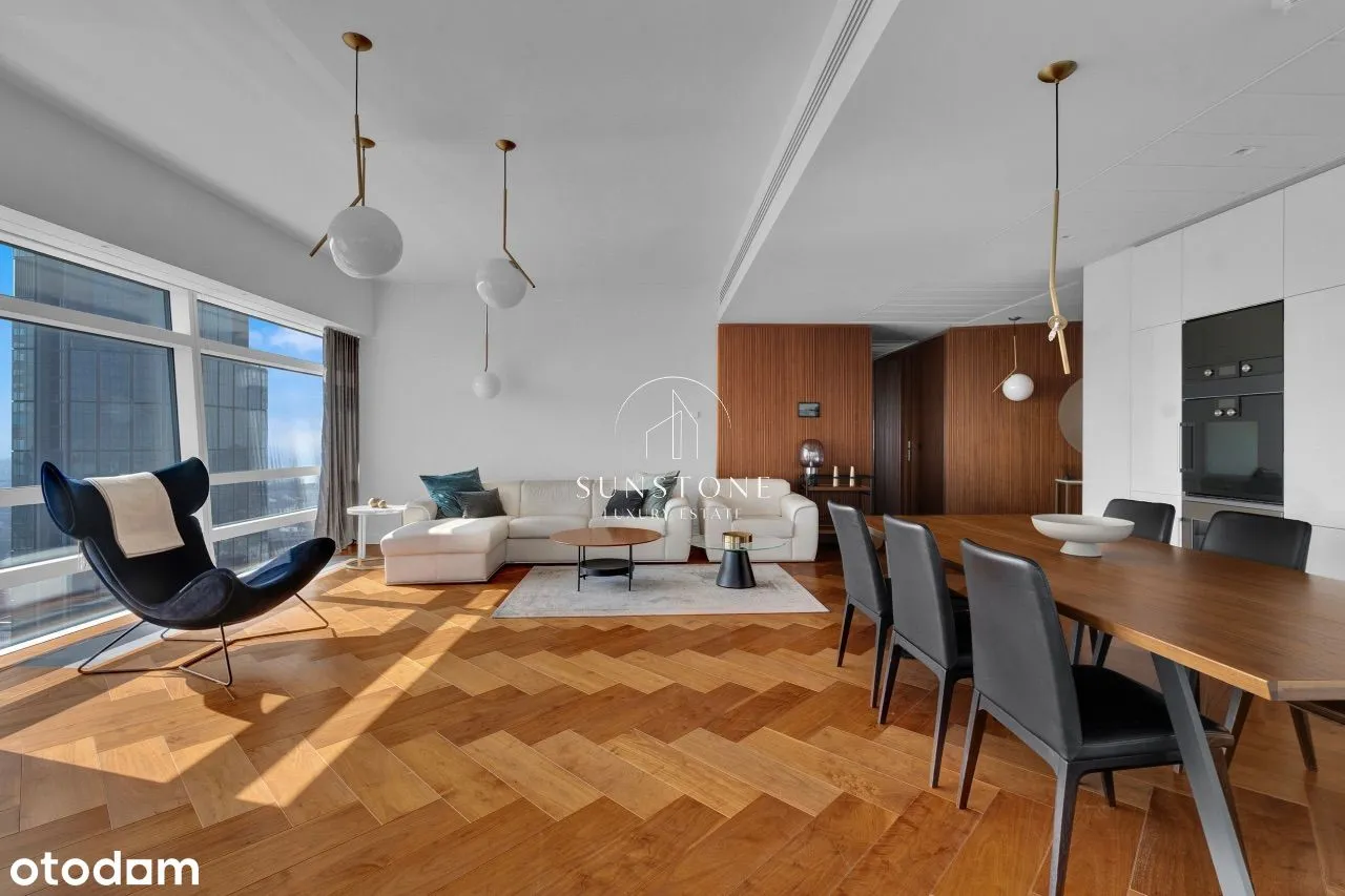 Apartament na wynajem w Złotej 44| Wysokie piętro