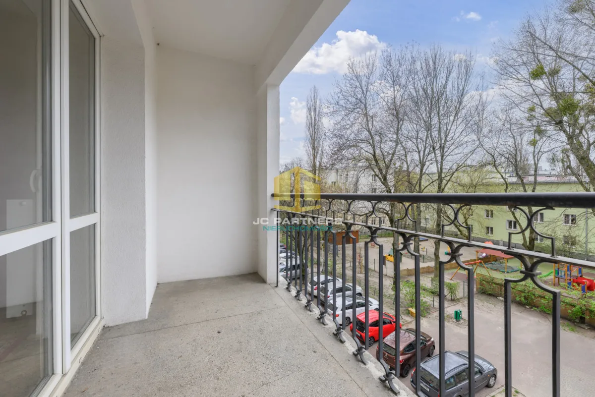 metro *loggia* odnowiona kamienica z windą* 52m2* 