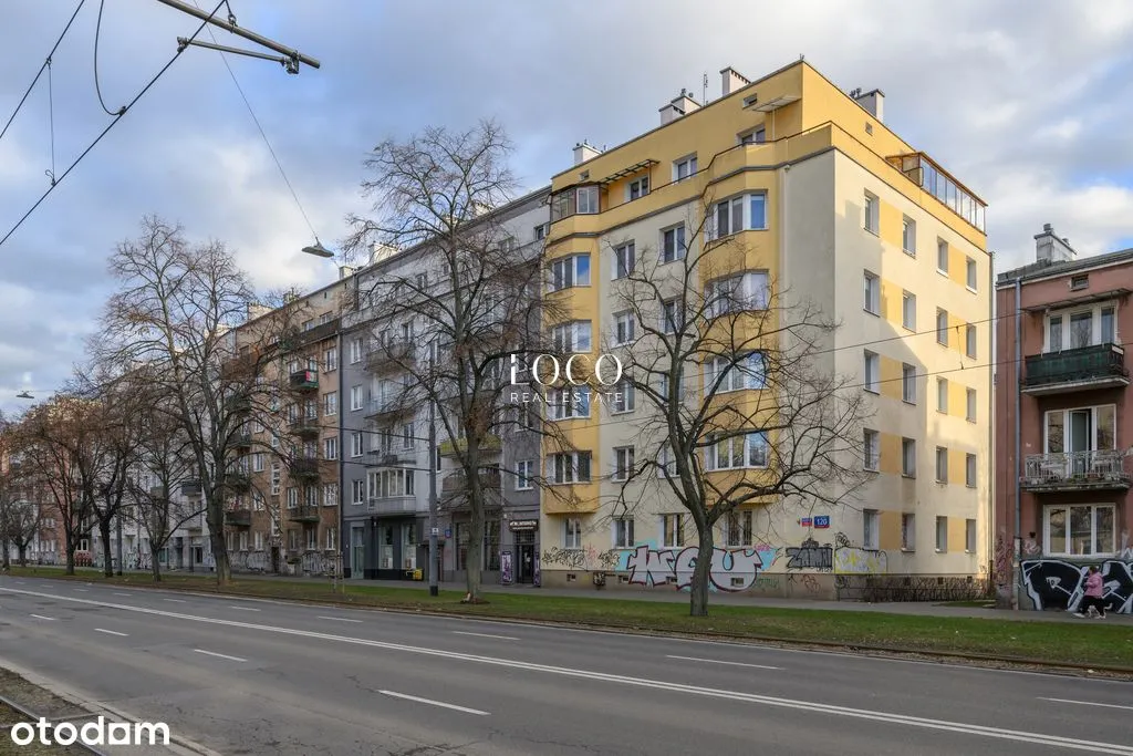 Wygodna kawalerka z oddzielną i widną kuchnią