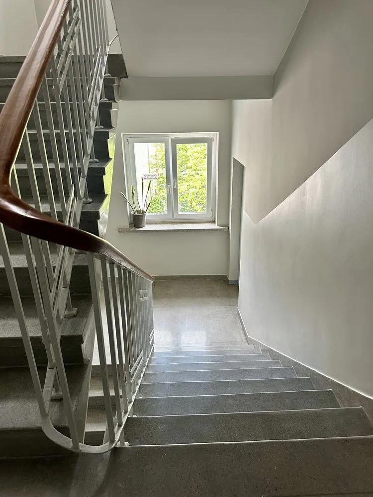 OCHOTA blisko PL. Narutowicza cegła , ciche, wysokie 39 m2 , jasne 6p/6p 