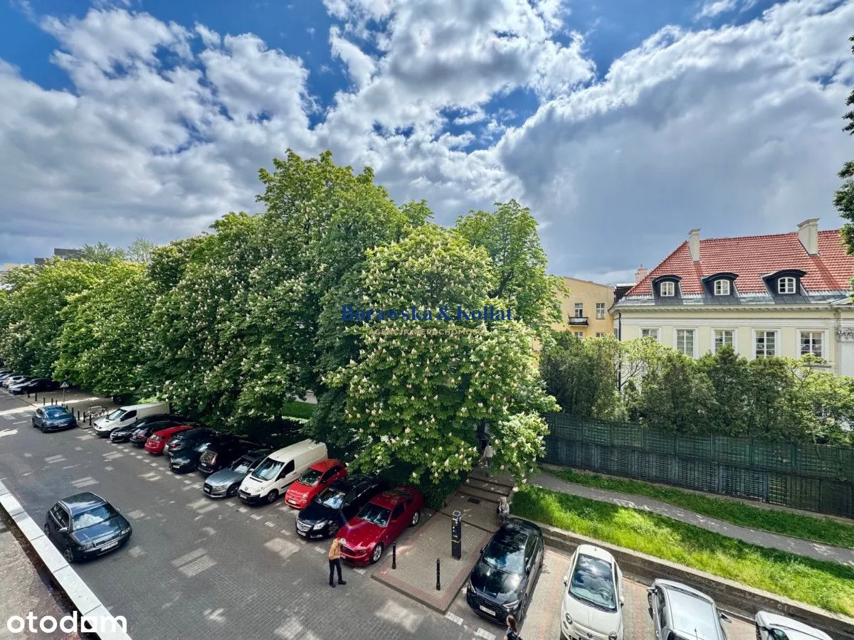 Corazziego , Plac Bankowy, ciche,winda, metro 