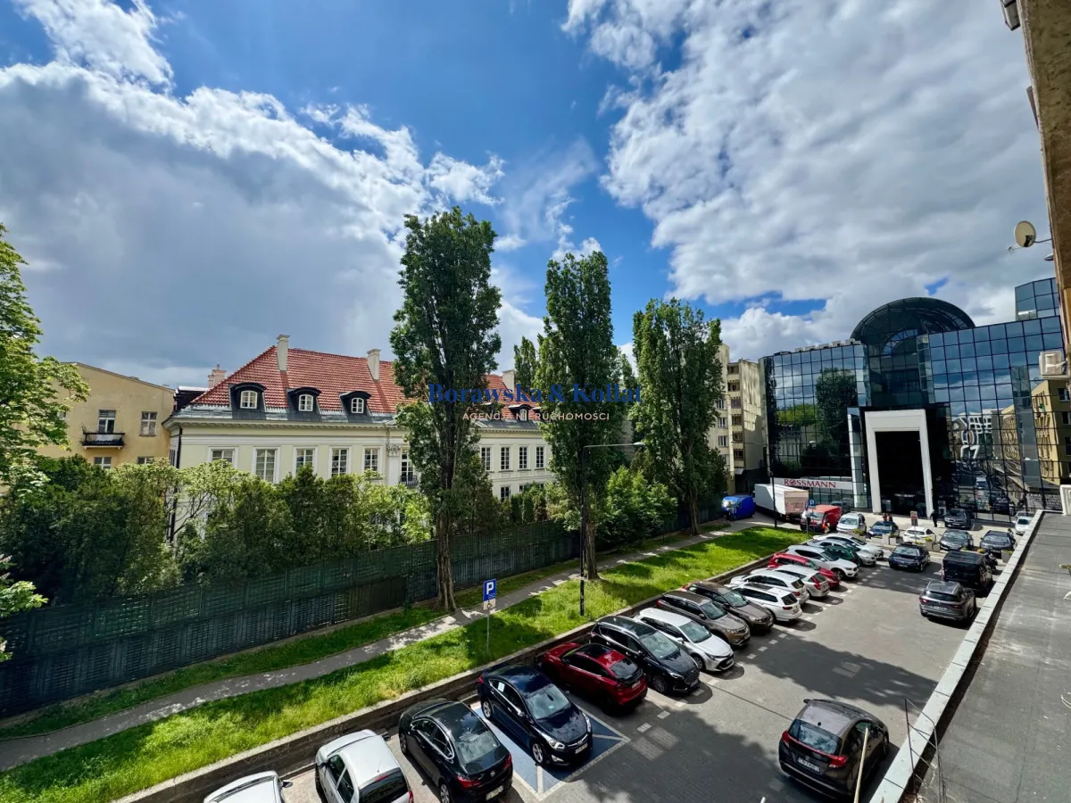 Corazziego , Plac Bankowy, ciche,winda, metro 