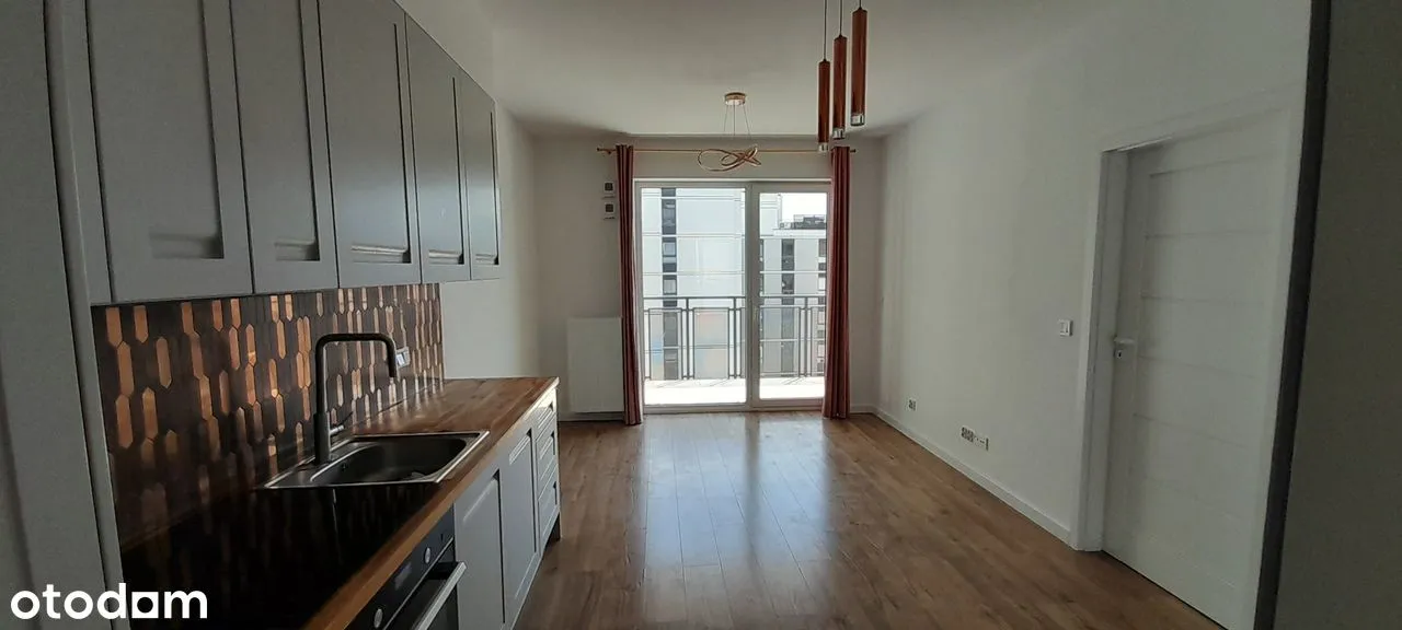 2 pokoje, miejsce postojowe + komórka, duży balkon