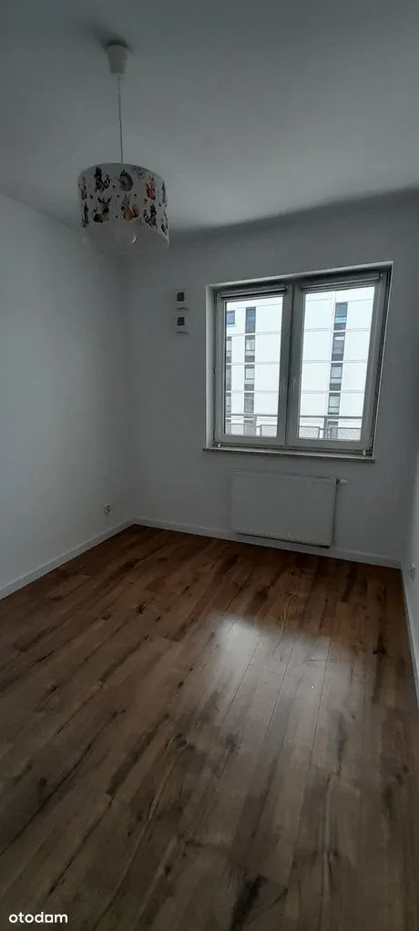 2 pokoje, miejsce postojowe + komórka, duży balkon