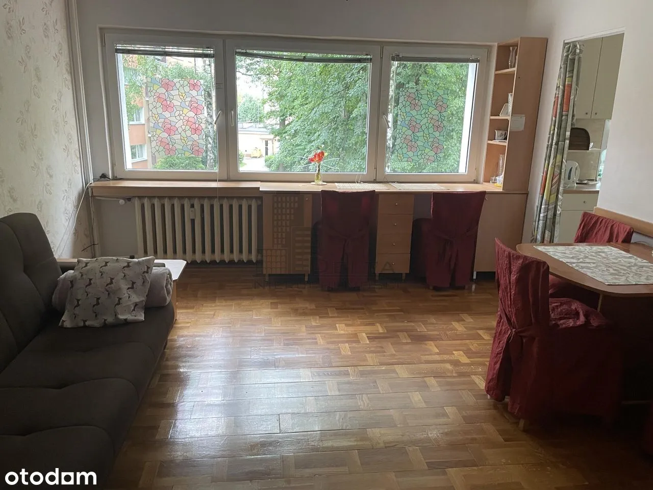 Bardzo ciche, blisko metra