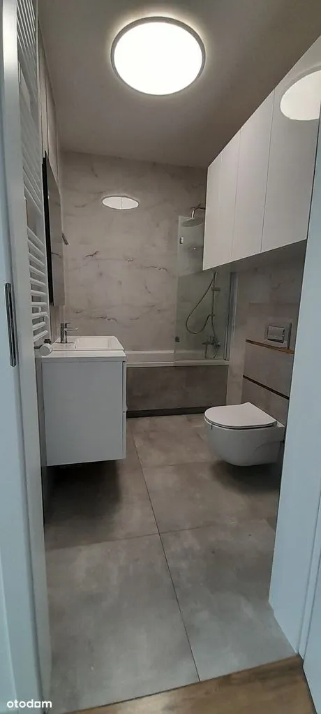 2 pokoje, miejsce postojowe + komórka, duży balkon