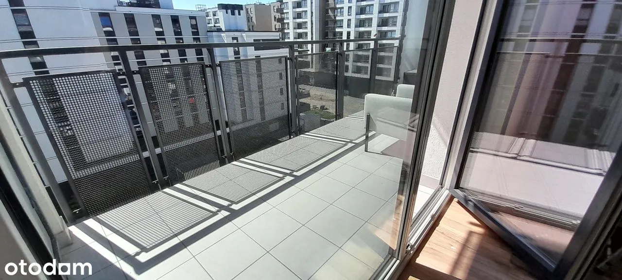 2 pokoje, miejsce postojowe + komórka, duży balkon