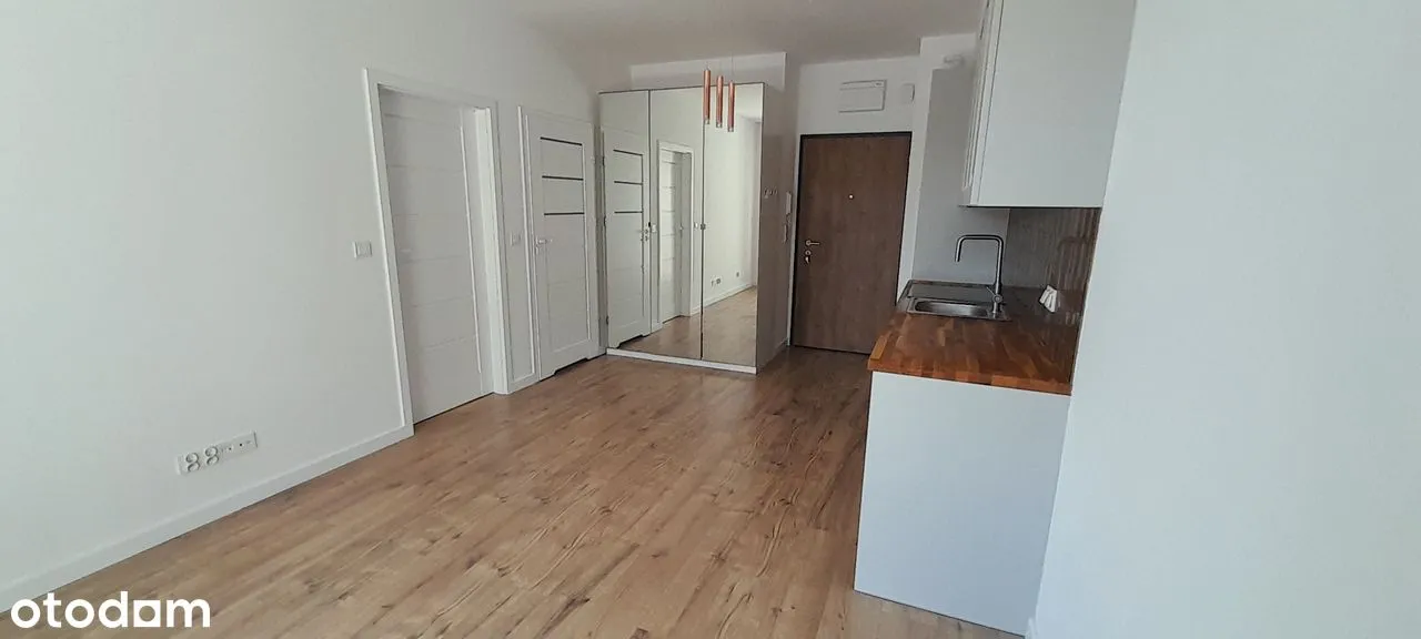 2 pokoje, miejsce postojowe + komórka, duży balkon