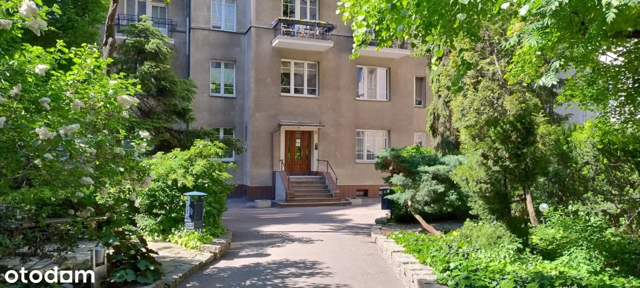 40 m² kawalerka w przedwojennej kamienicy – Al. 3 Maja 2