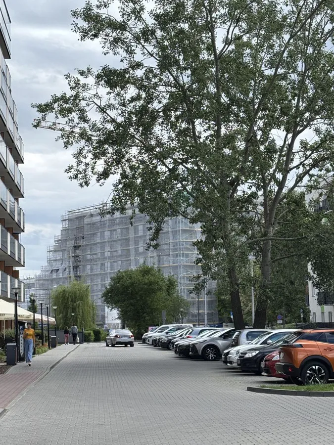 Włochy 75 m²– z tarasem 45 m² czeka na właściciela 