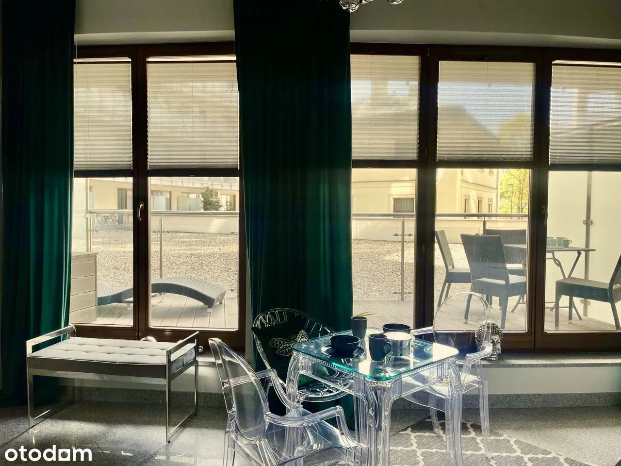 Apartament z dużym tarasem. Garaż. Internet