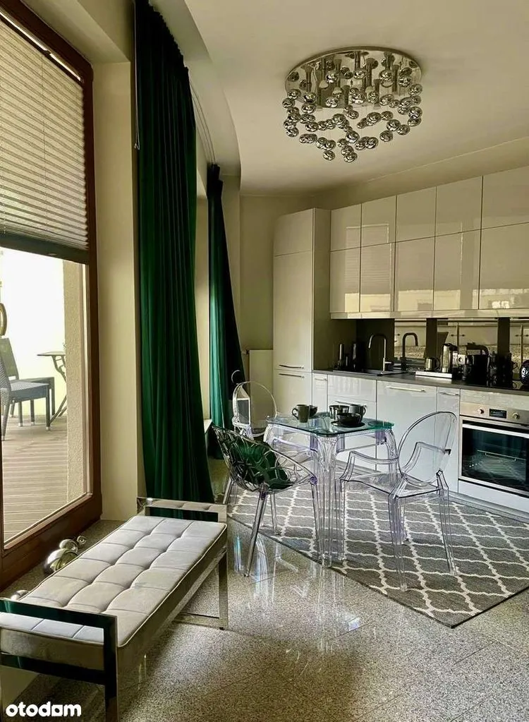 Apartament z dużym tarasem. Garaż. Internet