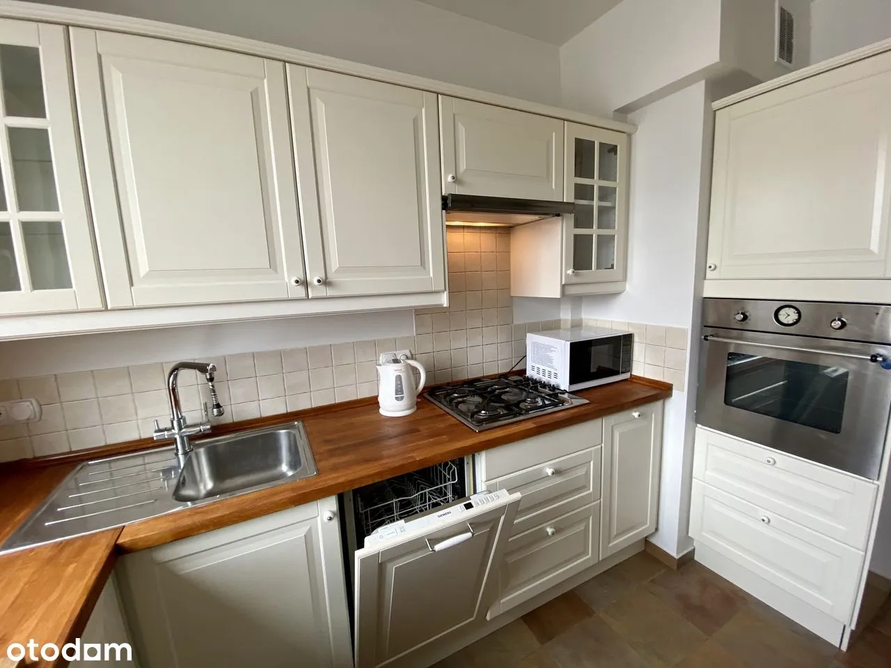 2 oddzielne pok | 52m2 | Oddzielna kuchnia | Balkon | Blisko tramwaj