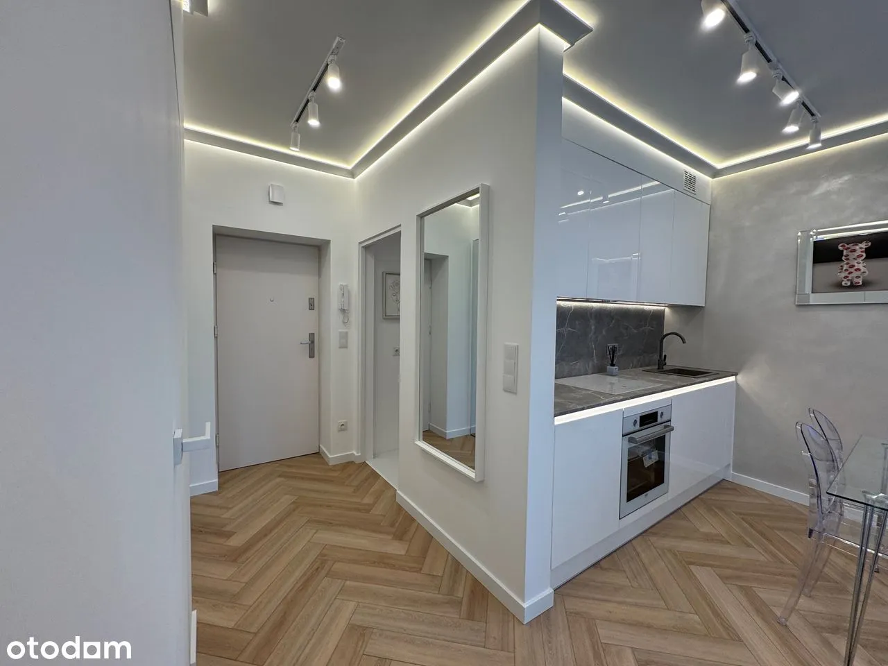 Apartament w kamienicy po generalnym remoncie RONDO ONZ klima Faktura