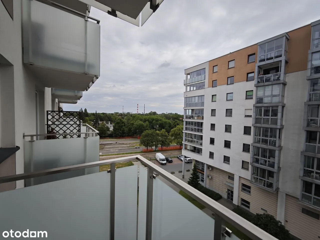 2-pok. mieszkanie 39 m² z balkonem i windą – świetna komunikacja