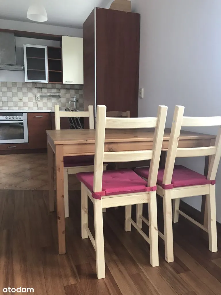 Przestronne, wygodne 2-pokojowe na Literackiej, z balkonem