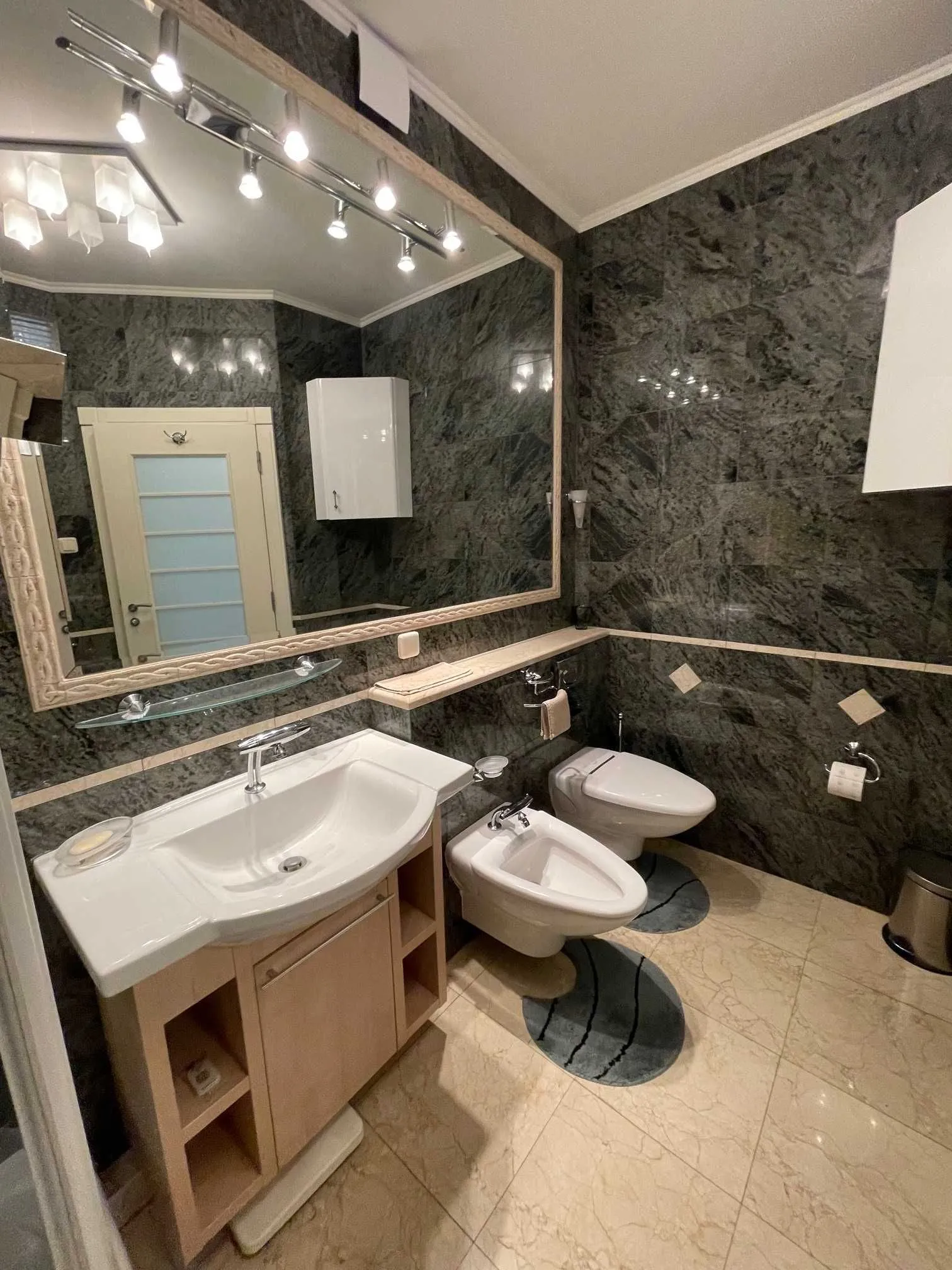65 m2 -apartament przy ul. Żelaznej w Warszawie