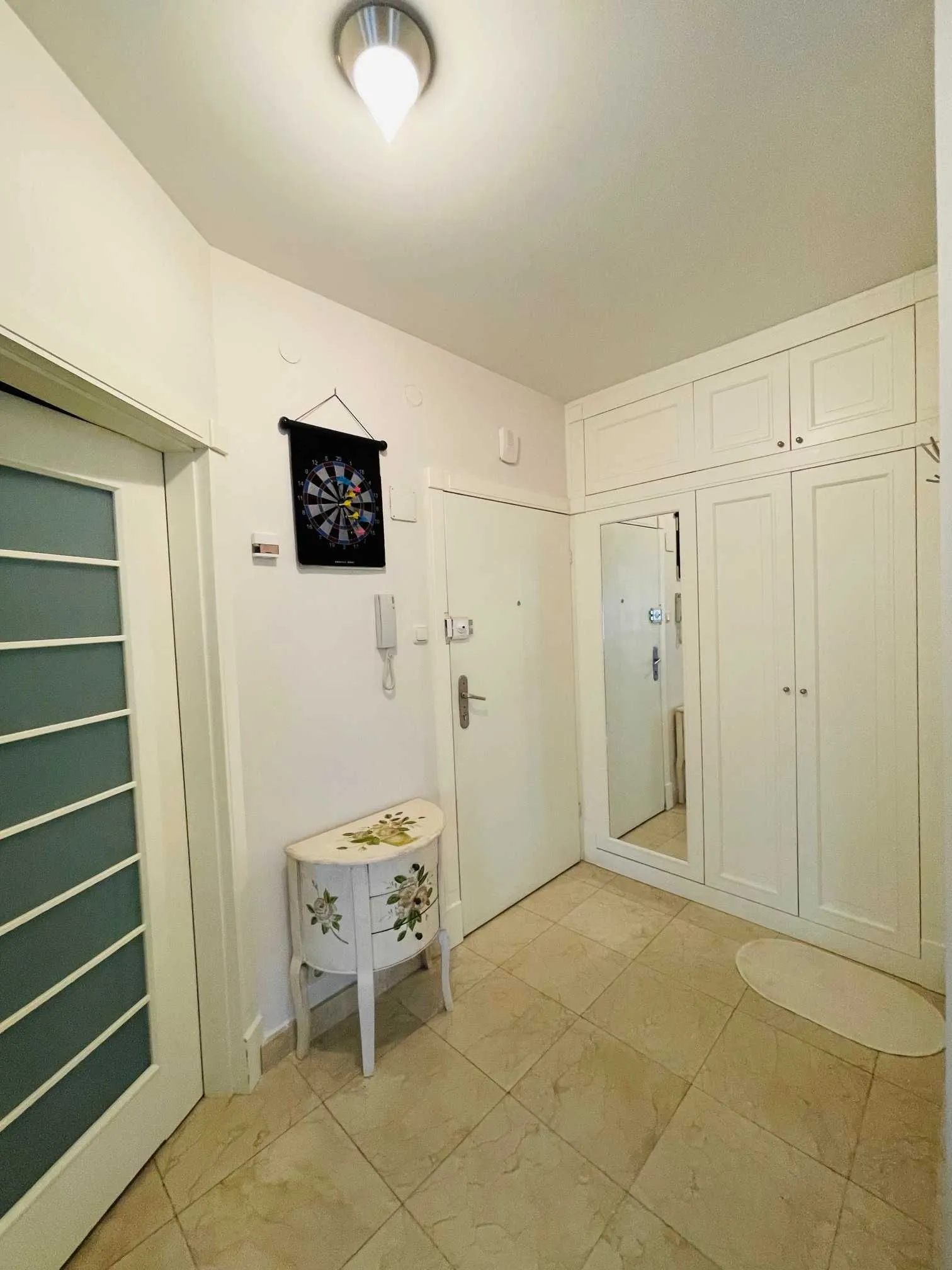 65 m2 -apartament przy ul. Żelaznej w Warszawie