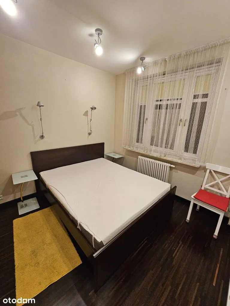 Wyjątkowy Apartament z Balkonem i Garażem w Sercu Warszawy