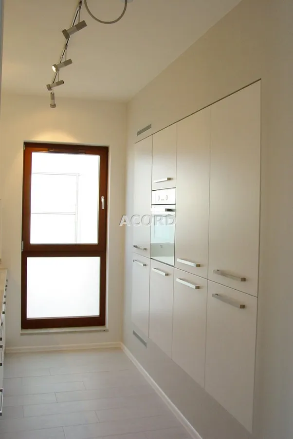 Wilanów 75 mkw taras balkon 2 garaże 