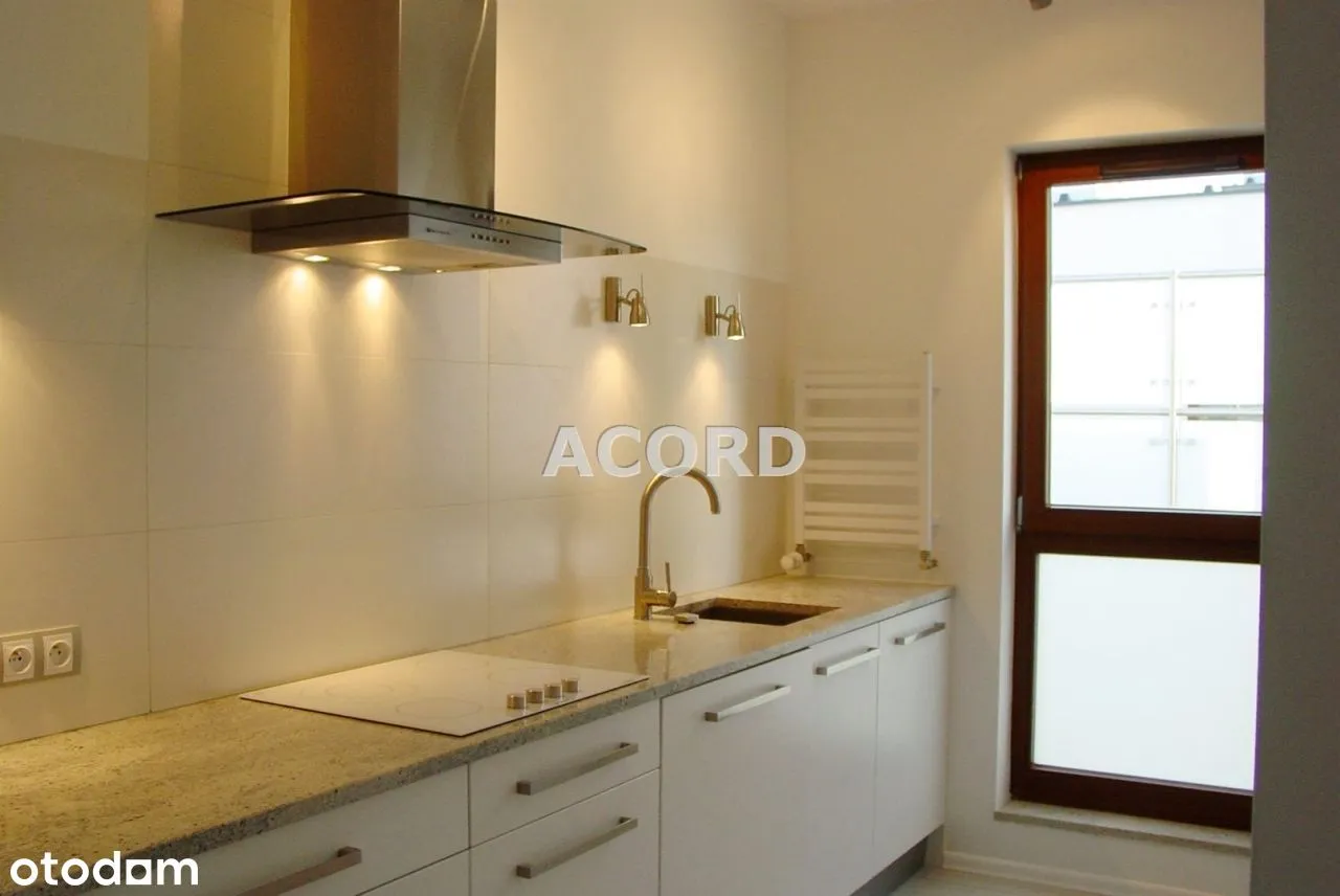 Wilanów 75 mkw taras balkon 2 garaże 