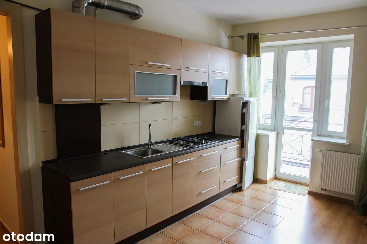2-pokojowe mieszkanie, kamienica, blisko lotniska