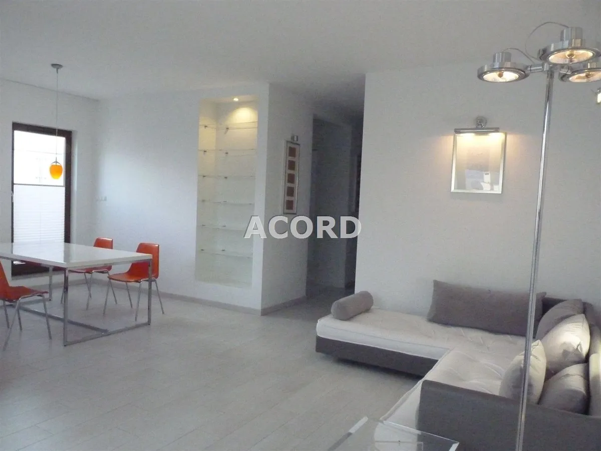 Wilanów 75 mkw taras balkon 2 garaże 