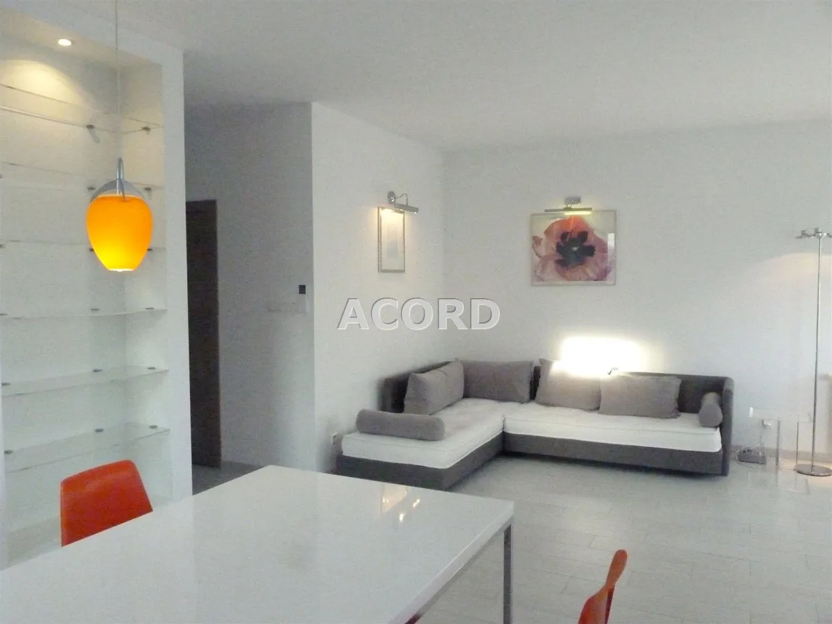 Wilanów 75 mkw taras balkon 2 garaże 