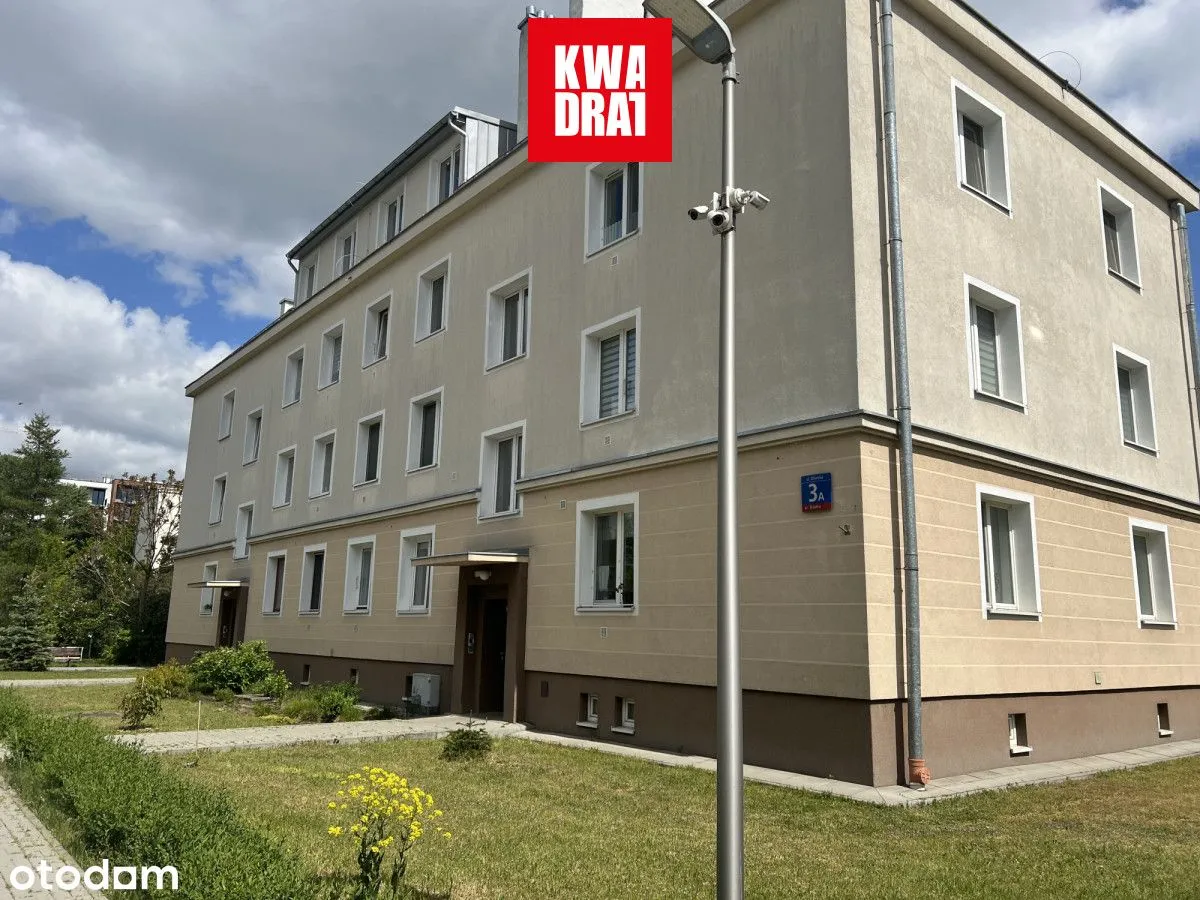 Przestronna kawalerka z widokiem na Warszawę 