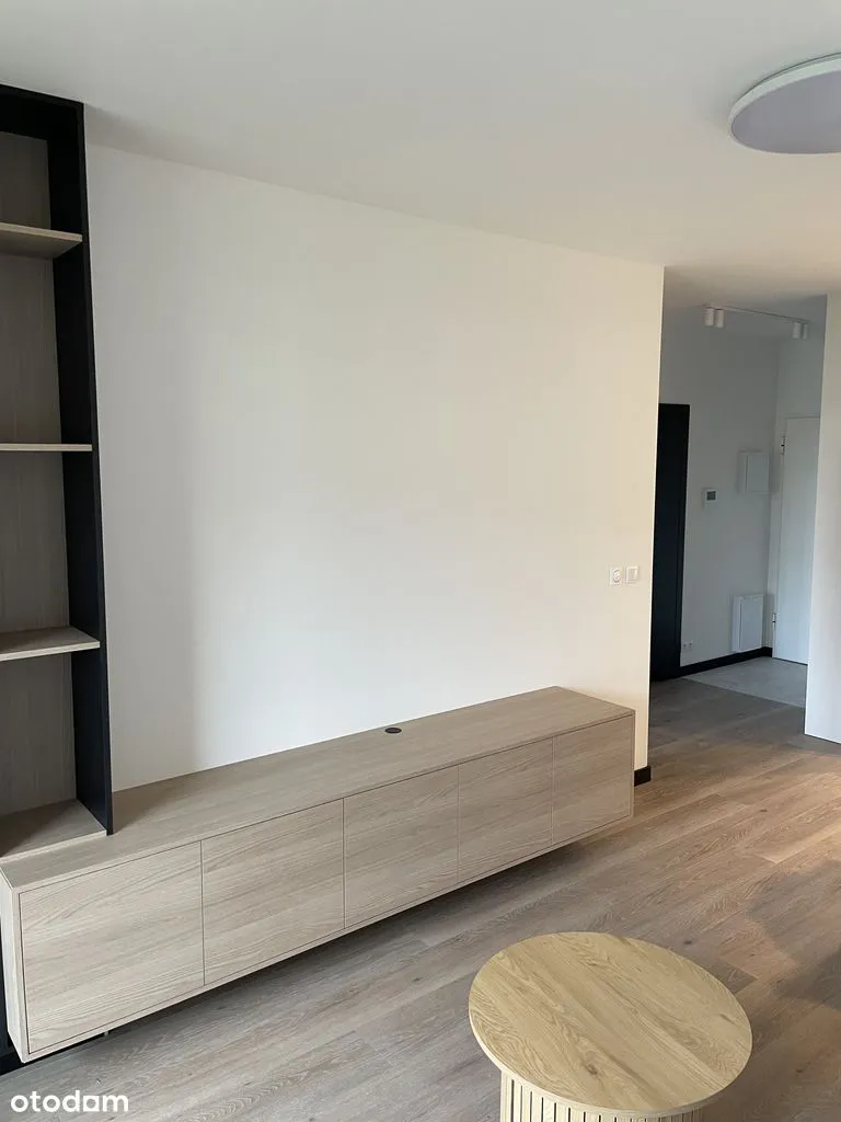 „Rytm” Kabaty / 2 pokoje / wysoki standard / parking / balkon