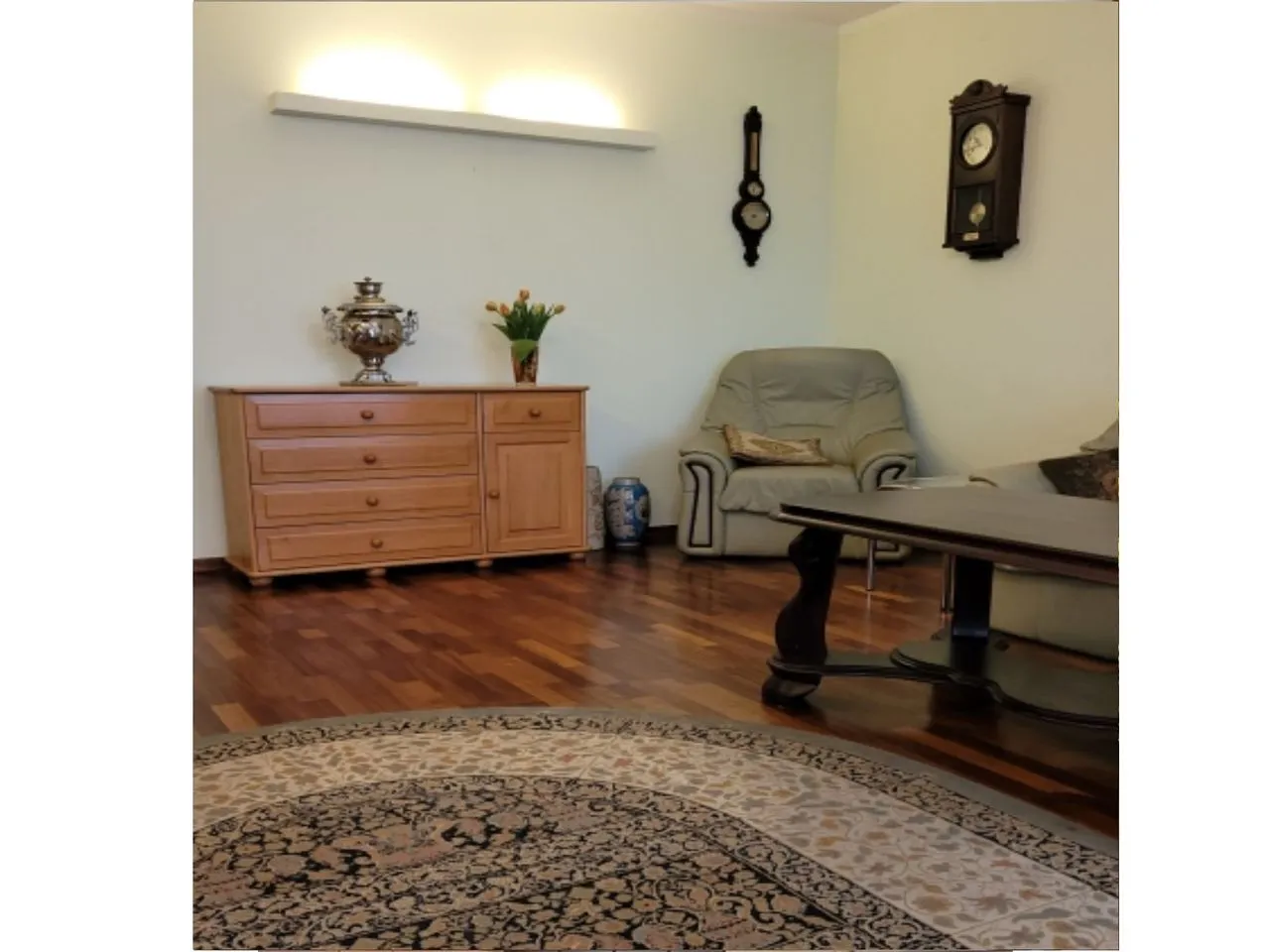 Parter duży balkon z miejscem garażowym
