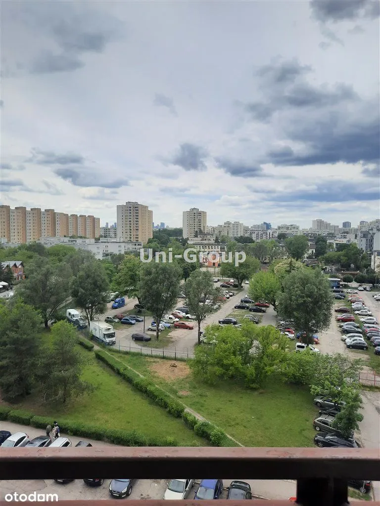 Gocławek ,rozkładowe 2 pokoje z widną kuchnią.