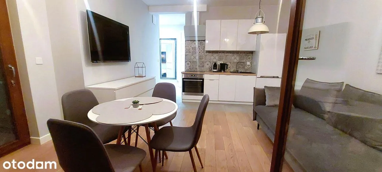 Apartament z ogródkiem/ metro Daszyńskiego