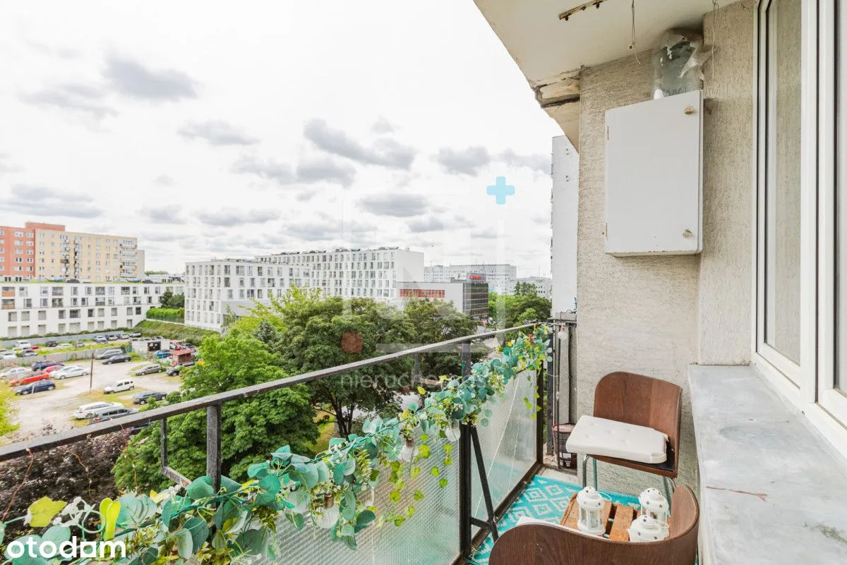 5 min pieszo do metra/piękny widok/balkon/remont