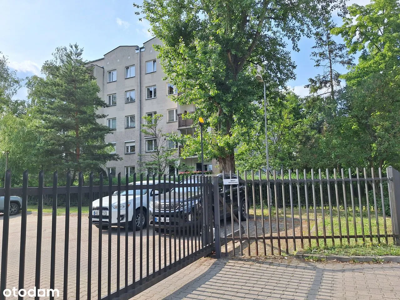 Wynajmę zadbane gniazdko dla pary z miejscem postojowym na Bemowie