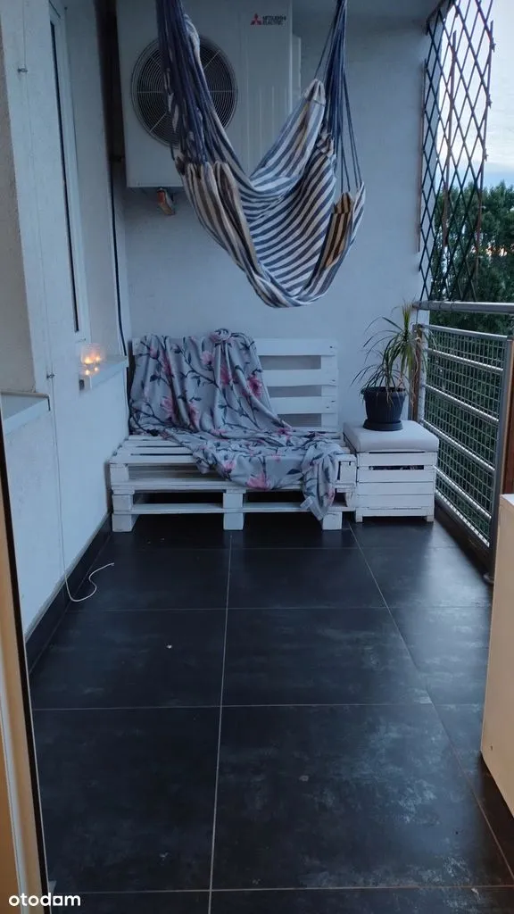 Niebo pełne gwiazd i miejsce w garażu