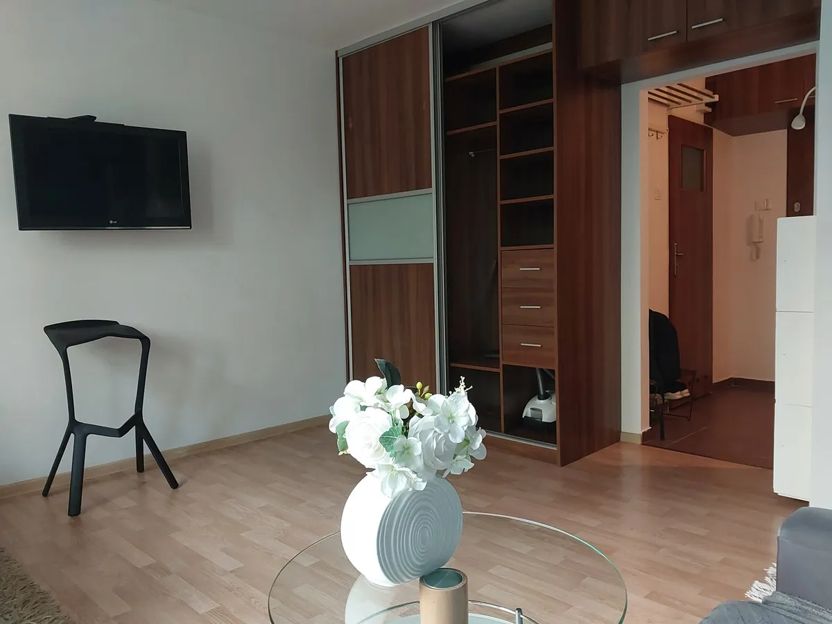 Kawalerka 28m², ul. Międzynarodowa, gotowa do zamieszkania i BEZ PROWIZJI 