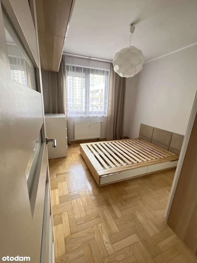 Wygodne 3 pokoje przy metrze, duży balkon i miejsce postojowe