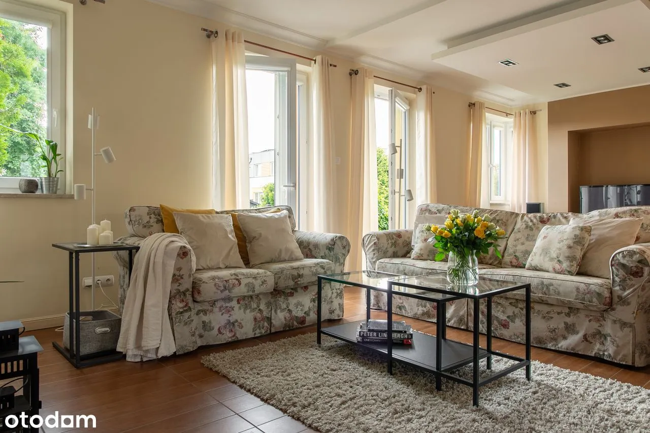 Dom szeregowy, z pompą ciepła i miejską kanalizacją, 5 pokoi, 150m2