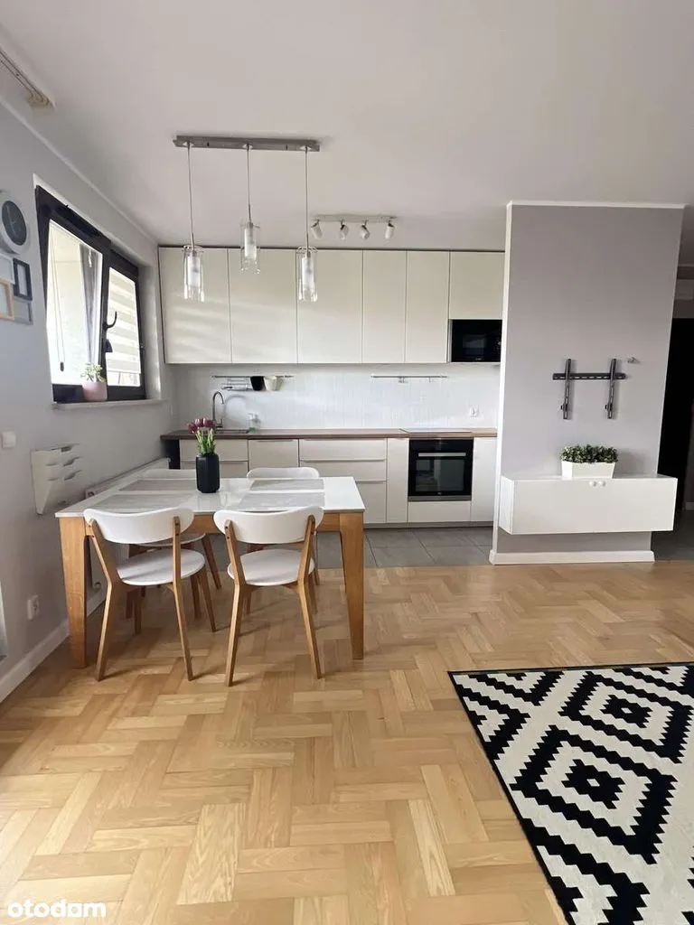 Wygodne 3 pokoje przy metrze, duży balkon i miejsce postojowe