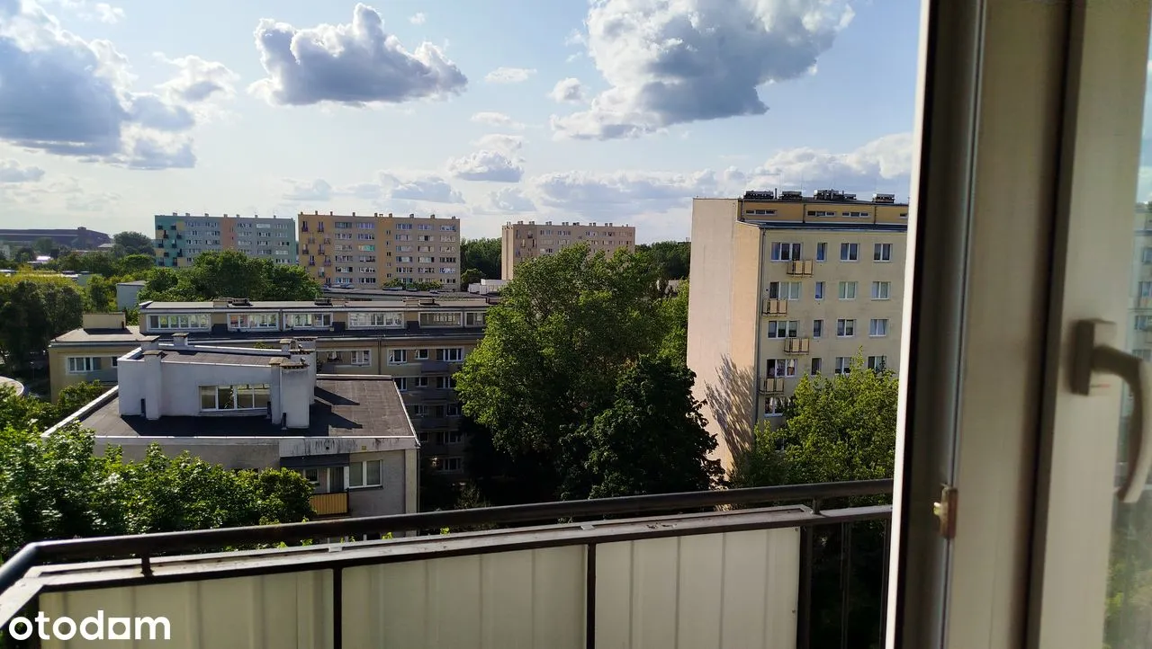 Przytulana kawalerka z widną kuchnią i balkonem