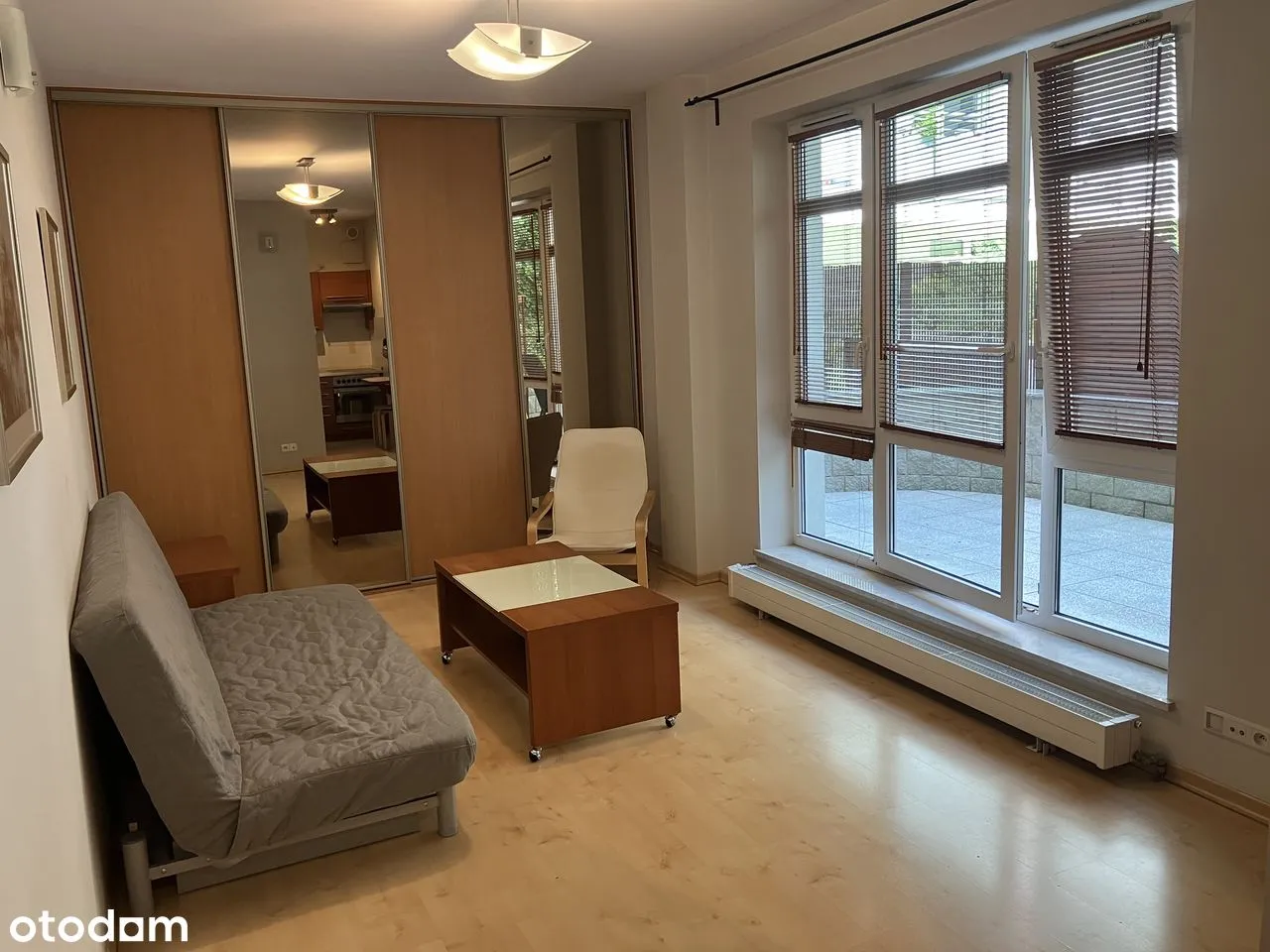 Kawalerkę z tarasem w apartamentowcu, centrum Saskiej Kępy
