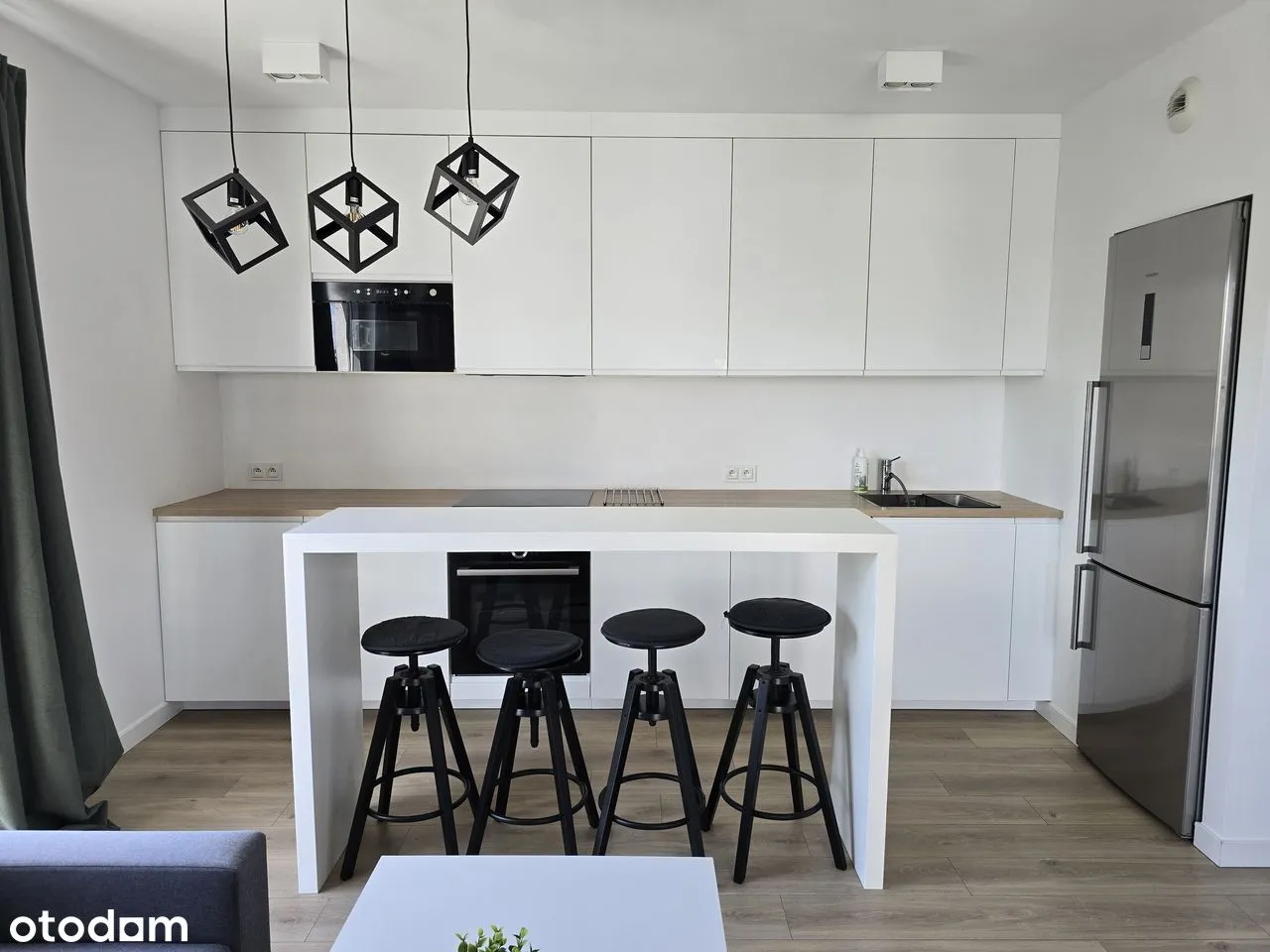 3 POKOJE, SOKRATESA, KAMPINOS BLISKO, BALKON, GARAŻ + KOMÓRKA