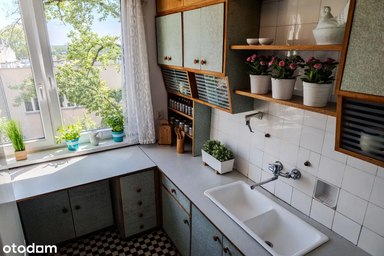 Warszawa – Chocimska 7A | 82,5 m² z duszą, światłem i historią
